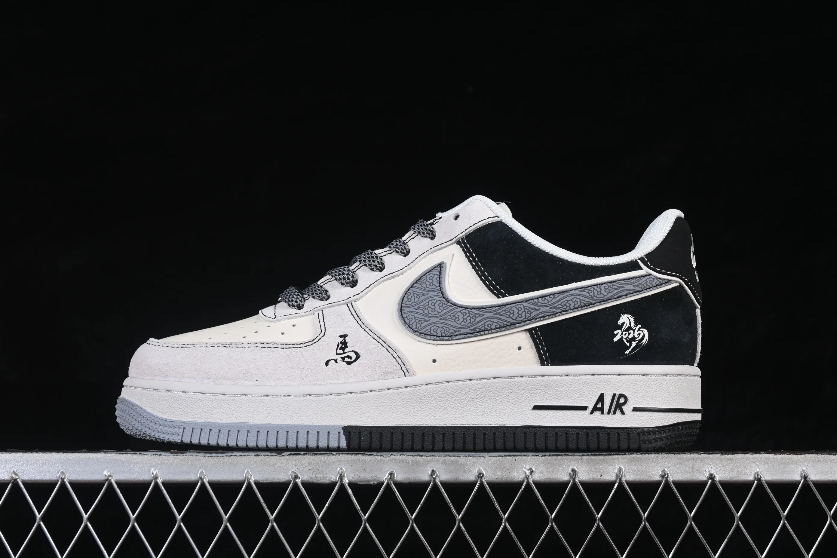All categories Nk Air Force 1 Air Force series Nk Air Force 1 Low Air Force low-top Nike Air Force 1'07 Low Black and white national style Air Force 1 low-top casual sneakers HT5088-636